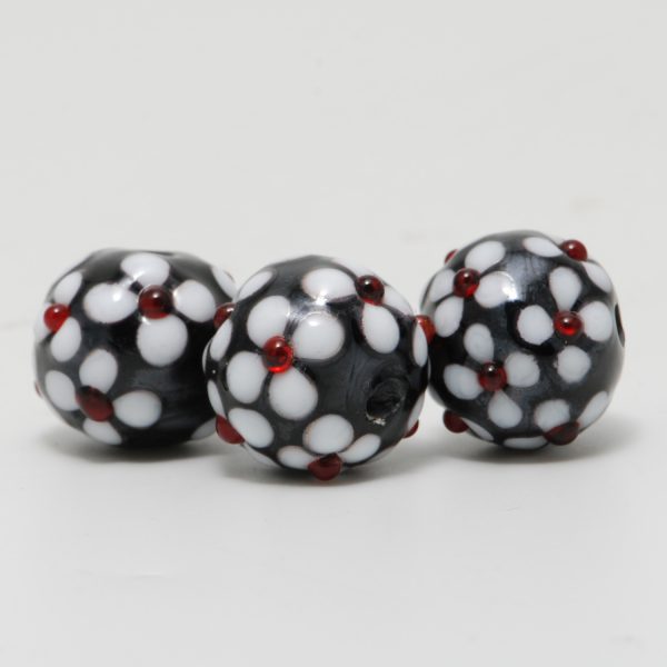 Bead Set: Black Daisy Balls